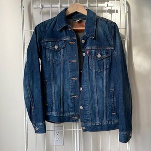 Levi’s jean jacket size S